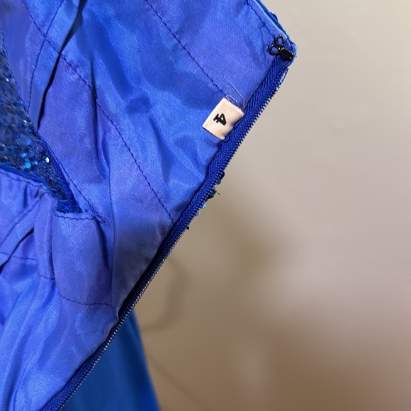 Vintage royal blue formal gown with beading and sequins - Picture 9 of 9